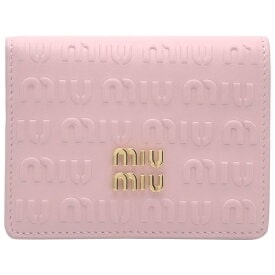 MIUMIUのロゴがエンボス加工されたレザーにメタルロゴがアクセントの二つ折り財布（ピンク）