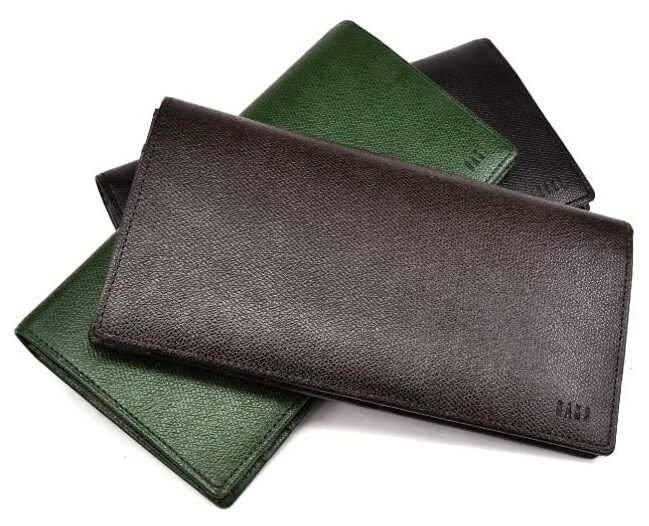ブラック、ダークブラウン、グリーンのシンプルなダックス長財布