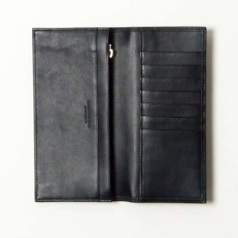 ビジネスファクトリーの本革長財布の内装（ブラック）