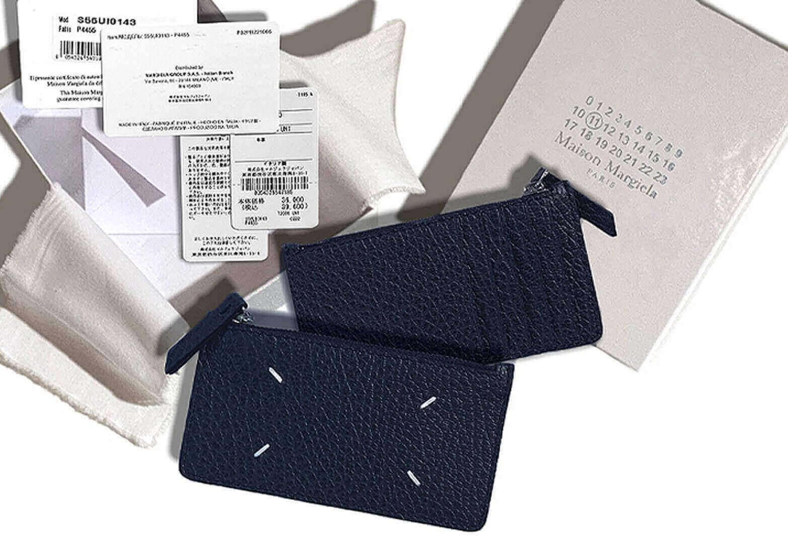 メゾンマルジェラの財布とギャランティカード、ボックス、付属の布などの付属品