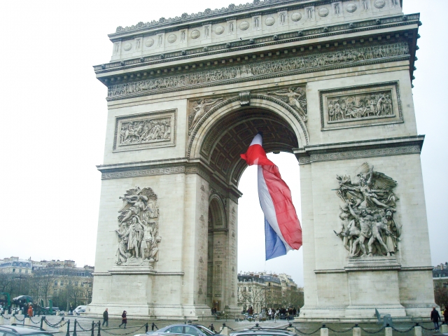 パリのエトワール凱旋門（イメージ画像）