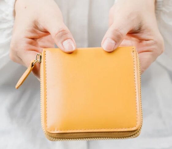 40代女性におすすめなMURA（ムラ）の二つ折り財布はスクエア二つ折り財布