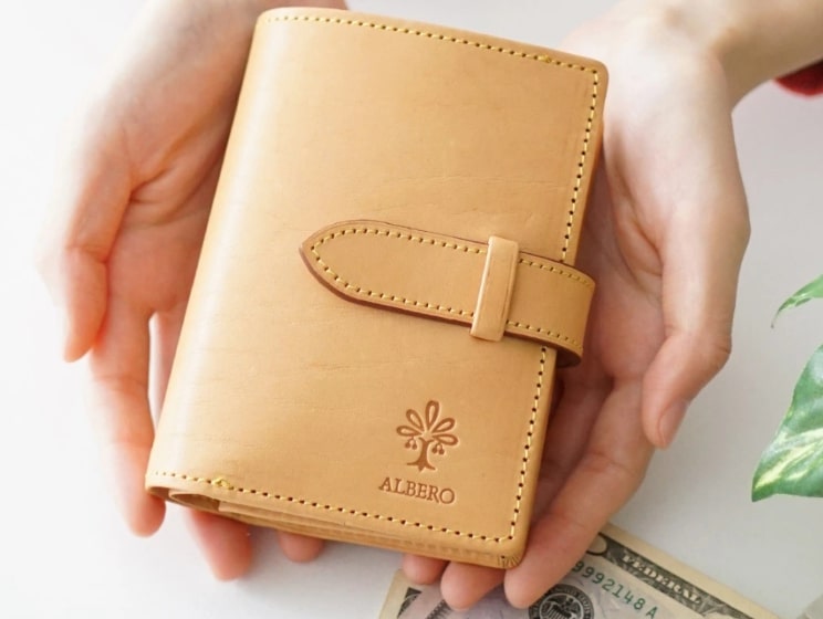 ヌメ革財布人気ブランドアルベロ(ALBERO)二つ折り財布