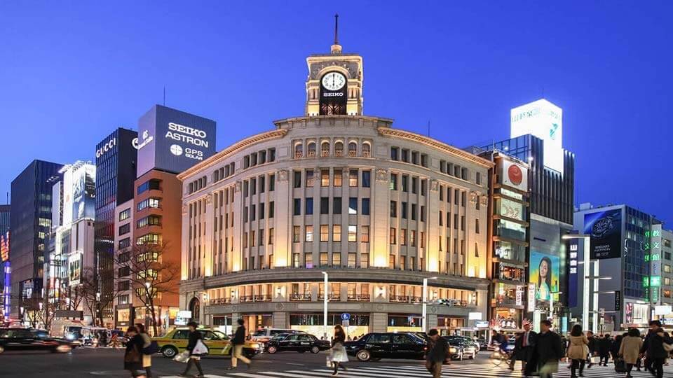 夜の銀座の風景