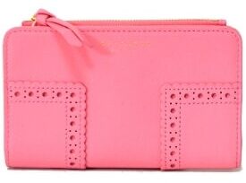 トリーバーチのパンチングデザインが特徴的な長財布（ピンク）
