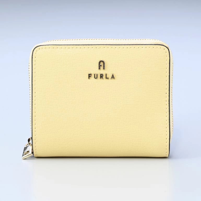 黄色財布 FURLA（フルラ）の二つ折り財布　ジップアラウンド　S