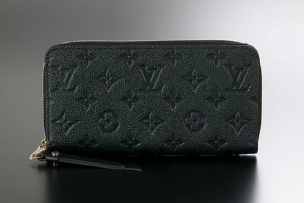 黒財布 ルイヴィトン（Louis Vuitton）