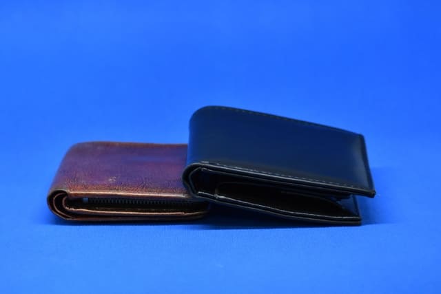 黒財布か茶色財布