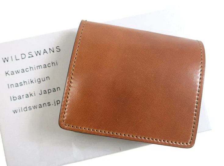 ワイルドスワンズ（wildswands）シェルコードバンサドルプルアップレザー二つ折り財布（キャメル）