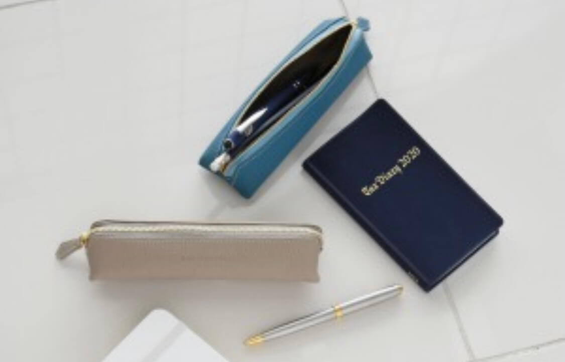 ボナベンチュラのペンケースBPNT1と手帳とペン