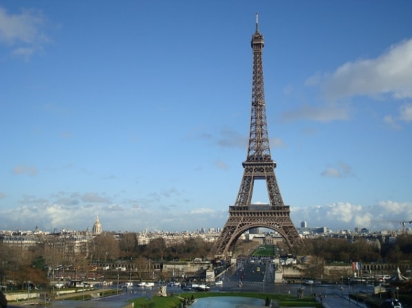 パリのエッフェル塔が見える風景