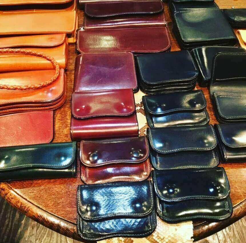 ラストクロップスの様々な種類の財布